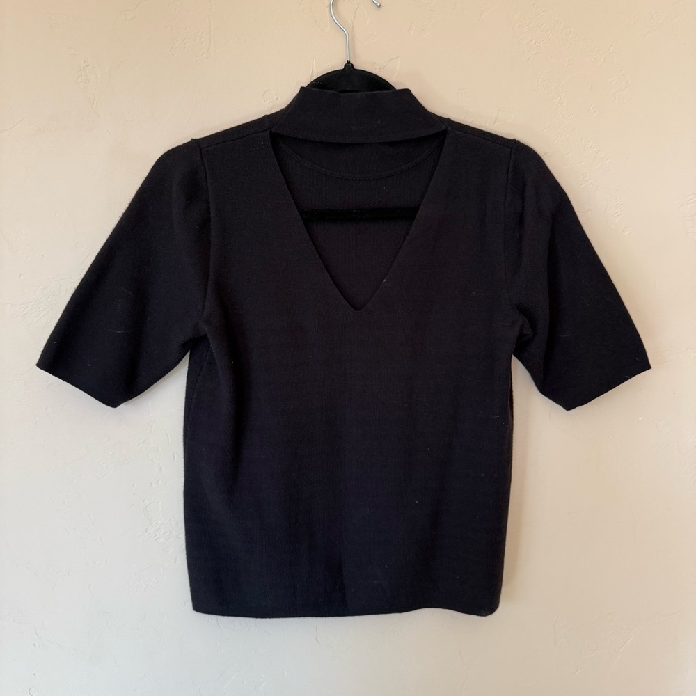 Women’s Black V-Neck Choker Top 
Size Medium - Picture 2 of 3